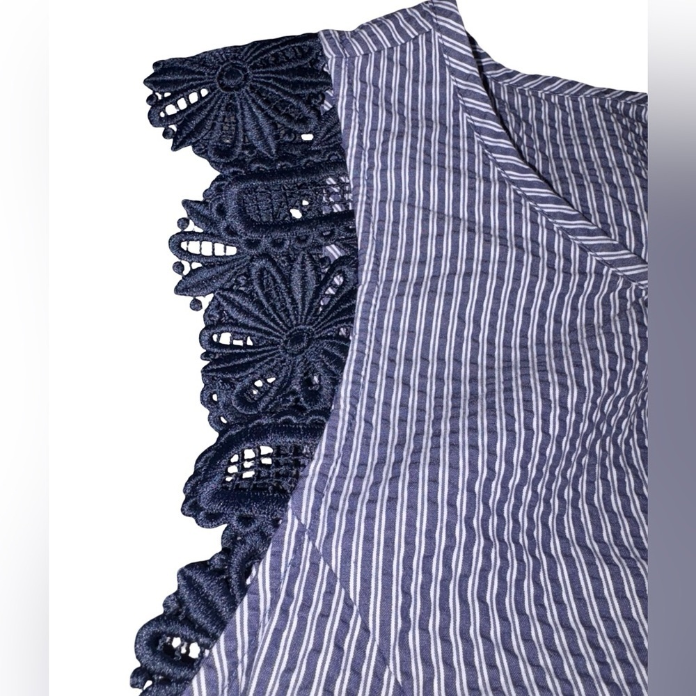 CAbi Blue & White Seersucker Sleeveless Top Size M Lace Shoulder Detail - Picture 3 of 8